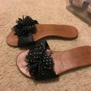 Black chiffon polka dot flower slides