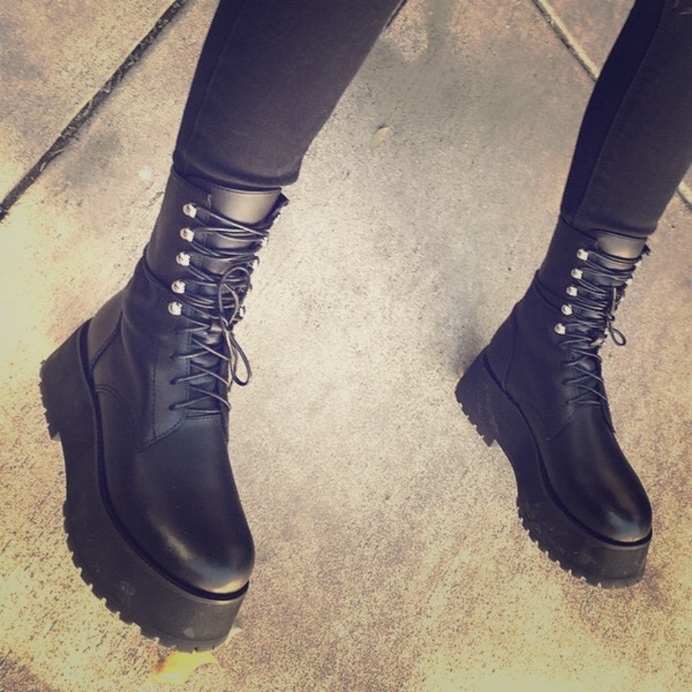 UNIF armada boots