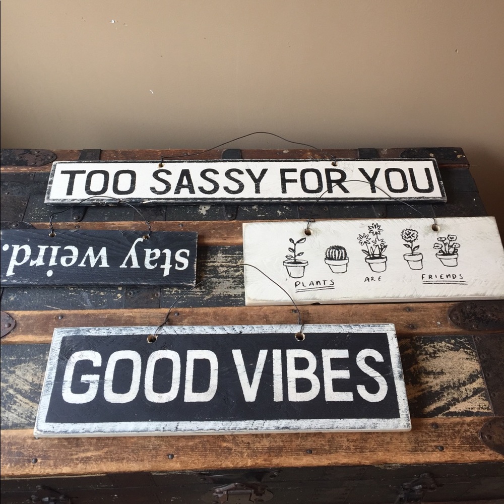 Rustic Signs- Brandy Melville  of Canada
