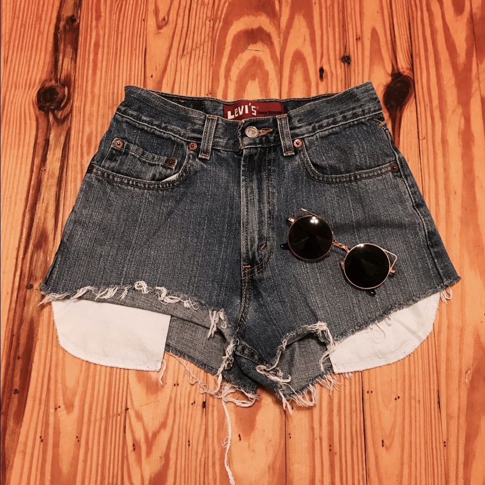 Levi High waisted jean shorts