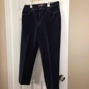 Gloria Vanderbilt 14 jeans euc 2 pairs