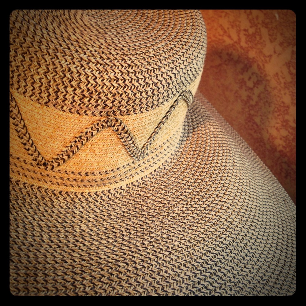 Wide brimmed hat