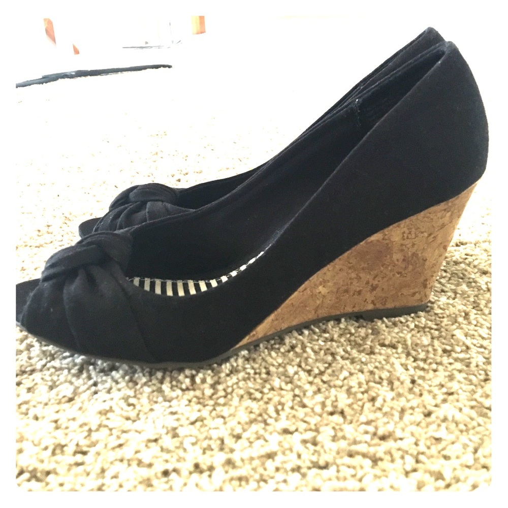 Peep toe Wedges