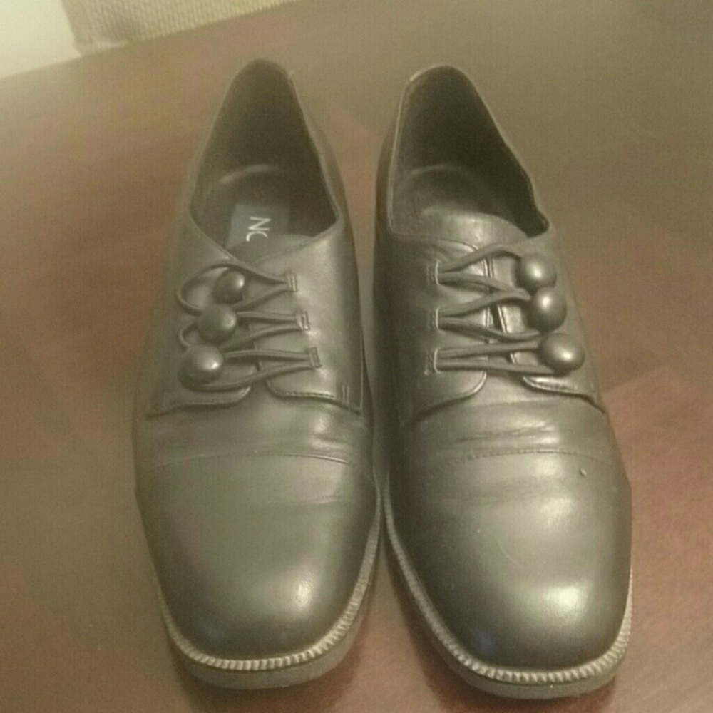 NOW!! Brand leather shoes.