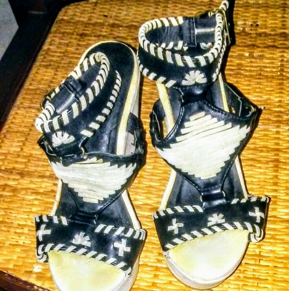 🎂🎂Brown and tan wedges - Picture 2 of 5