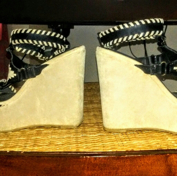 🎂🎂Brown and tan wedges - Picture 4 of 5