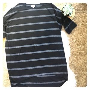 🦄LuLaRoe🦄 Black/Gray stripped Irma SZ S