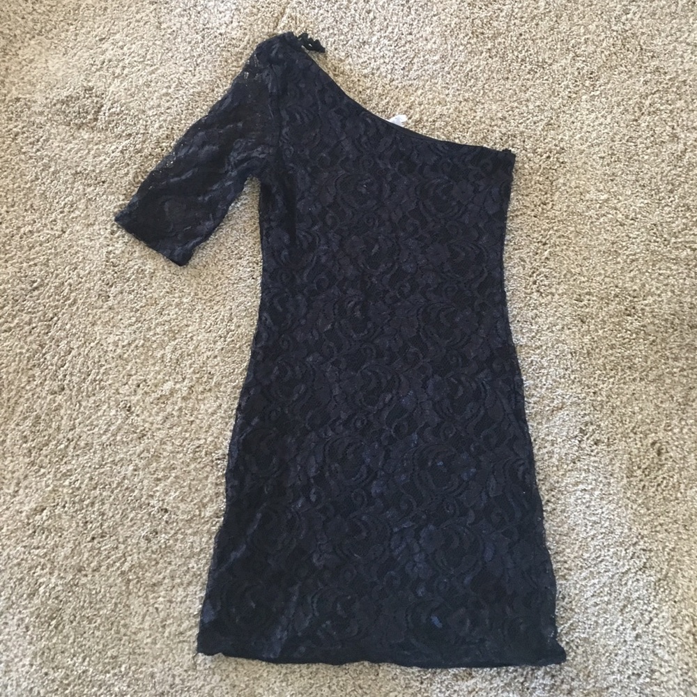 One Sleeve Lace Bodycon Dress