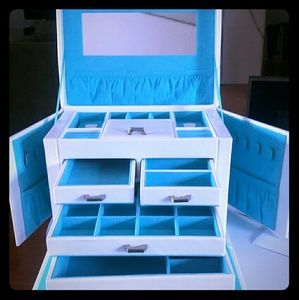 Origami Owl Exclusive Jewelry Box
