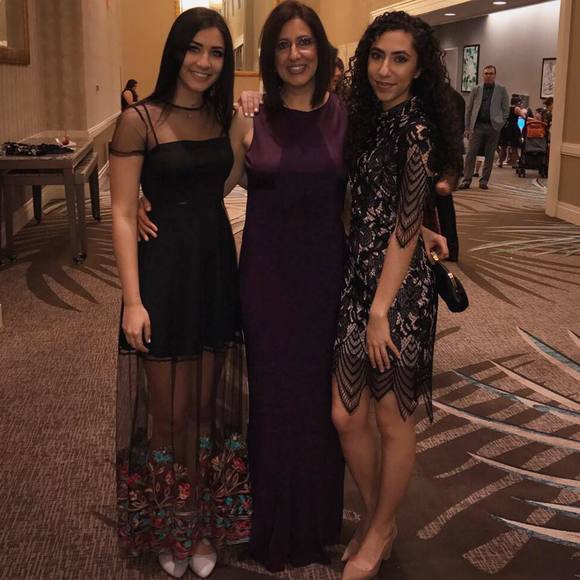 Meet your Posher, Leili - Picture 1 of 1