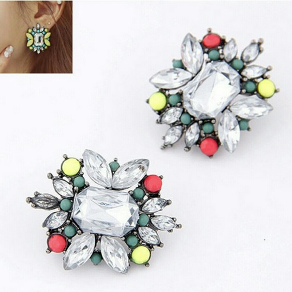 Jewelry - New!! 18k Gold Colorful Crystal Cluster Earrings
