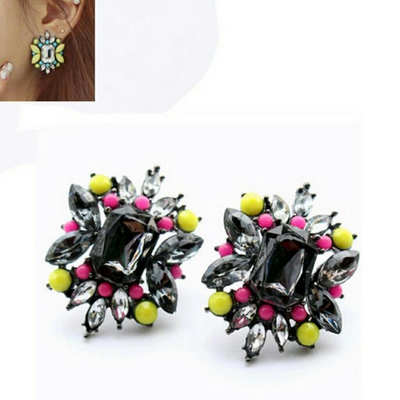 New!! 18k Gold Colorful Crystal Cluster Earrings - Picture 4 of 6