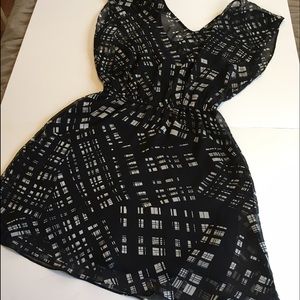 Express black and white dress size small