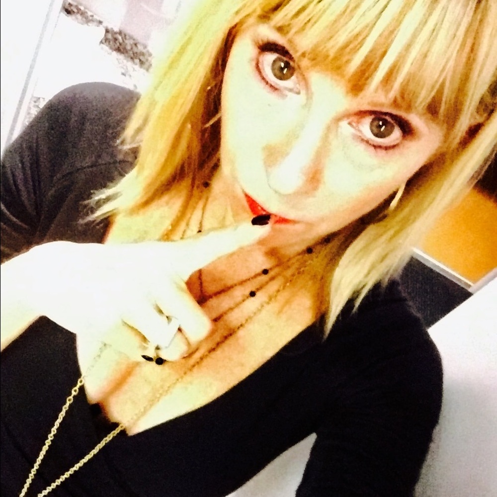 Meet your Posher, Carrie