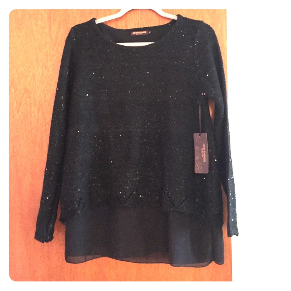 Sweater with sequins(black on black).