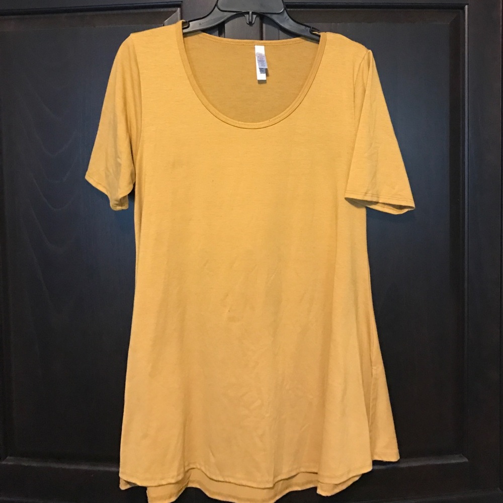 LulaRoe Perfect Tee size small (color - mustard)