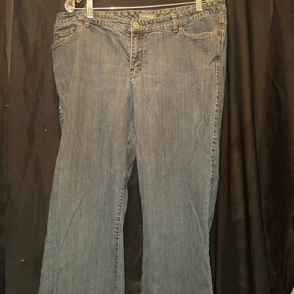 Venezia Average Bootcut Jeans Plus Size 4 or 20W.
