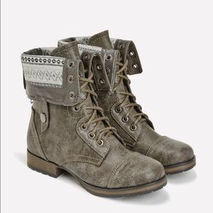 Kassandra Combat Boots