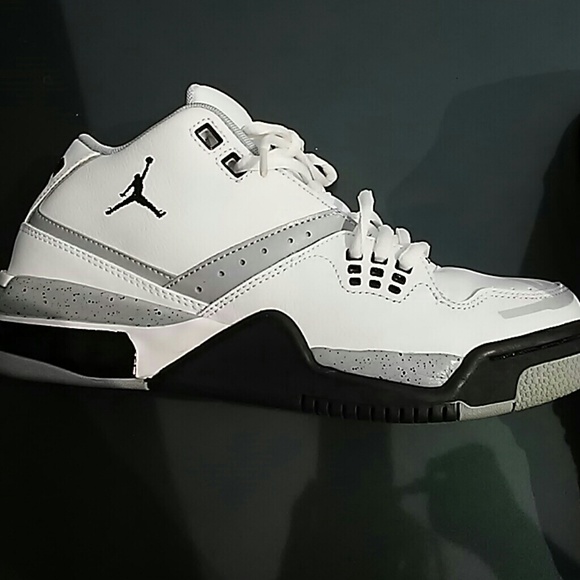 Jordan Shoes - Air jordan Grade school sneakers Big kid SZ 6Y Jordan Shoes - Air jordan Grade school sneakers Big kid SZ 6Y