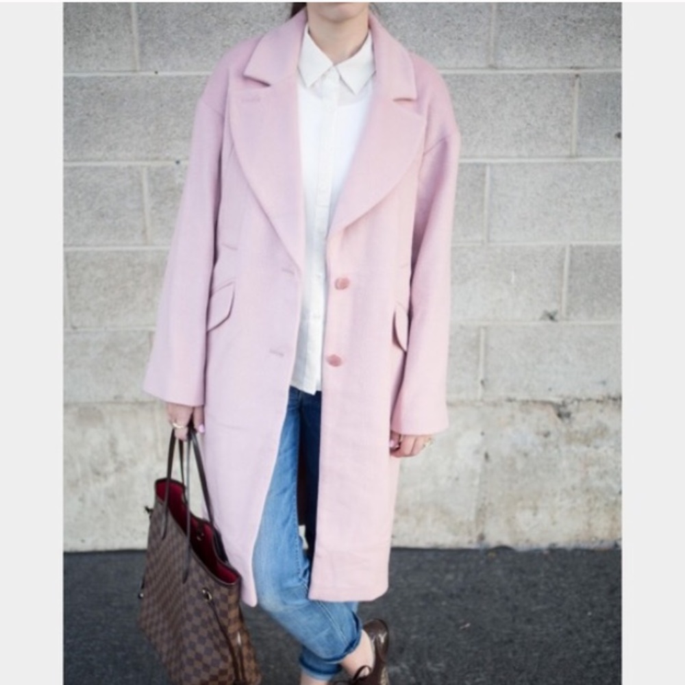 Oversized pink cocoon fit