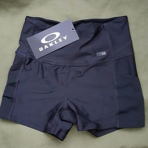 Oakley Agility Shortie Shorts Womens SZ Small NWT