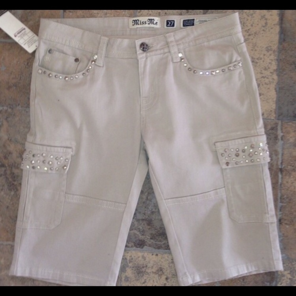 Miss Me cargo Tan shorts Size 27