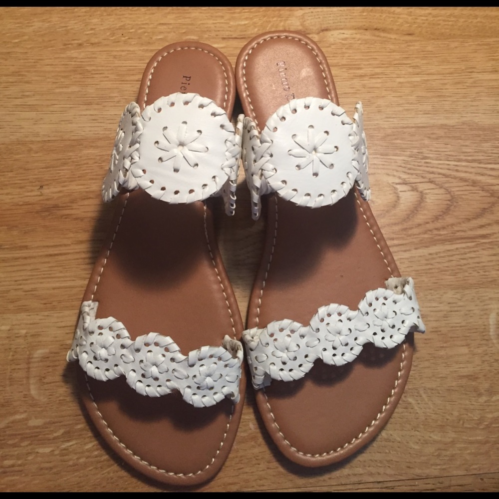 Look alike Jack Rogers