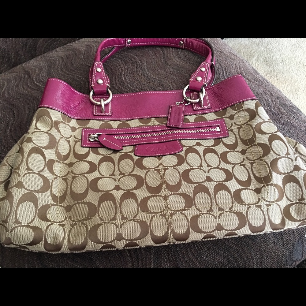 Coach Purse. Euc. Berry and signature khaki. - Picture 1 of 7