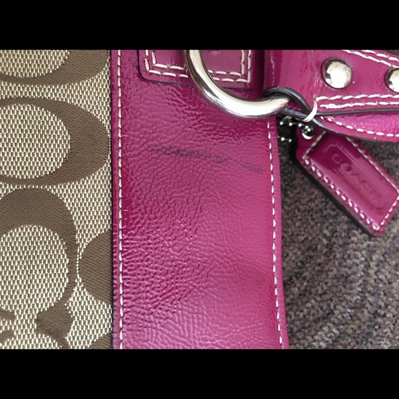 Coach Purse. Euc. Berry and signature khaki. - Picture 7 of 7