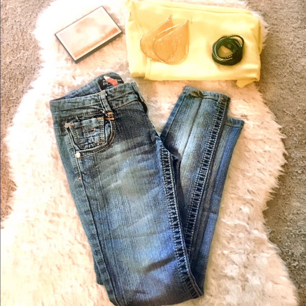 Eighty Eight Perfect skinny jeans.