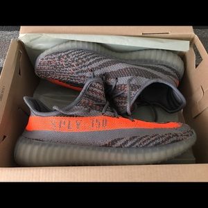 YEEZY BELUGA