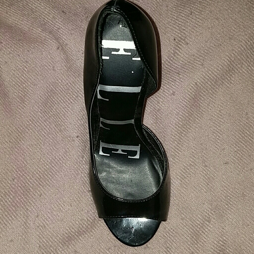 Shoes - Picture 2 of 3