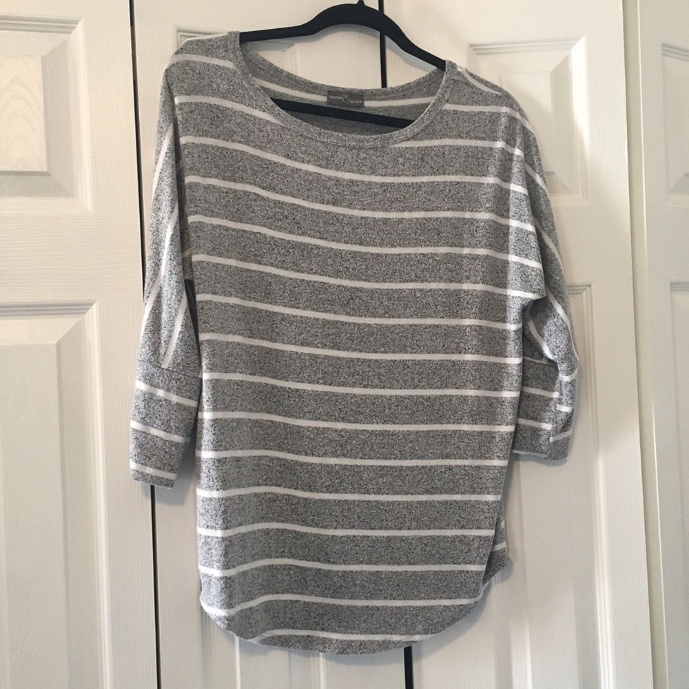 Knitted Gray and white striped top
