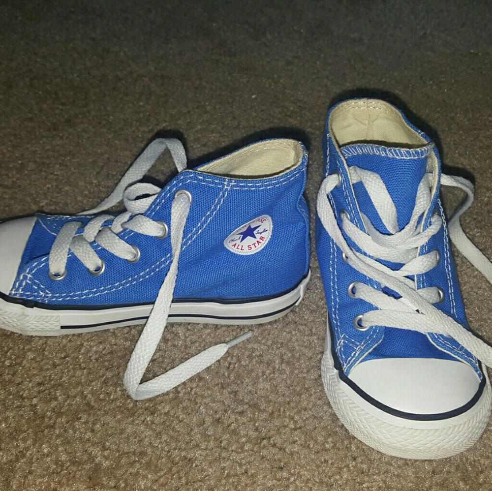 Size 8 converse Perfect condition