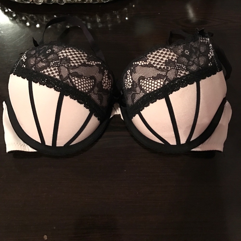 Pink shell cup design bra