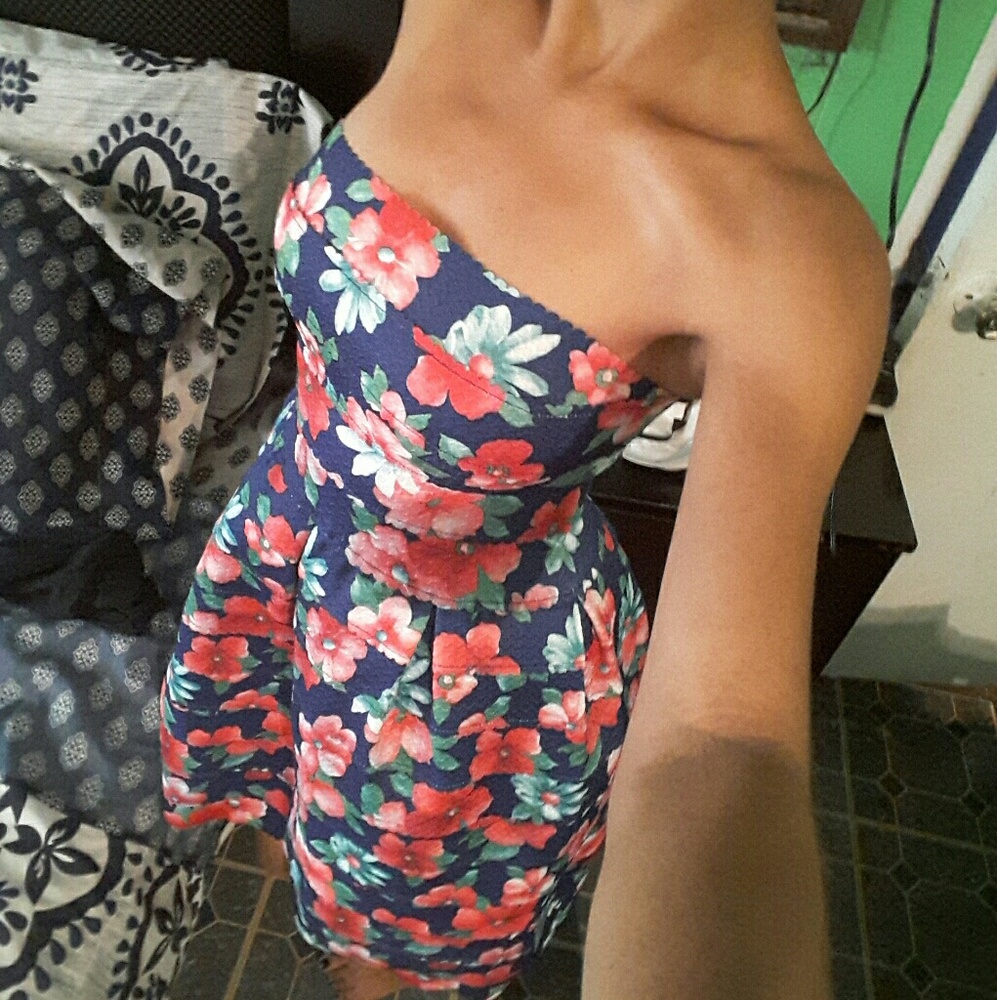 Floral strapless dress - Picture 1 of 3