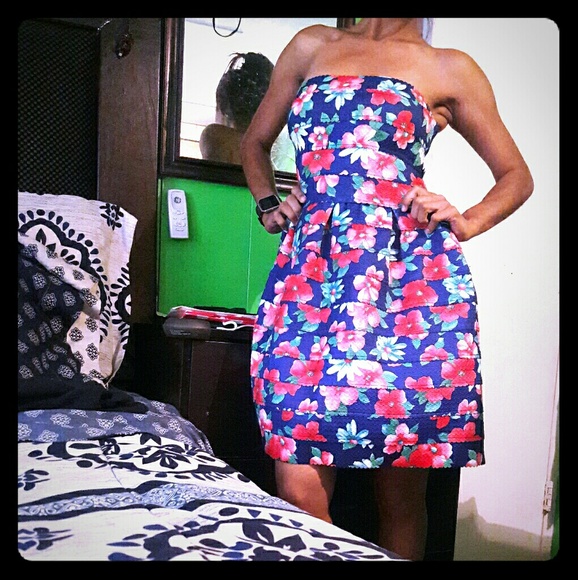 Floral strapless dress - Picture 2 of 3