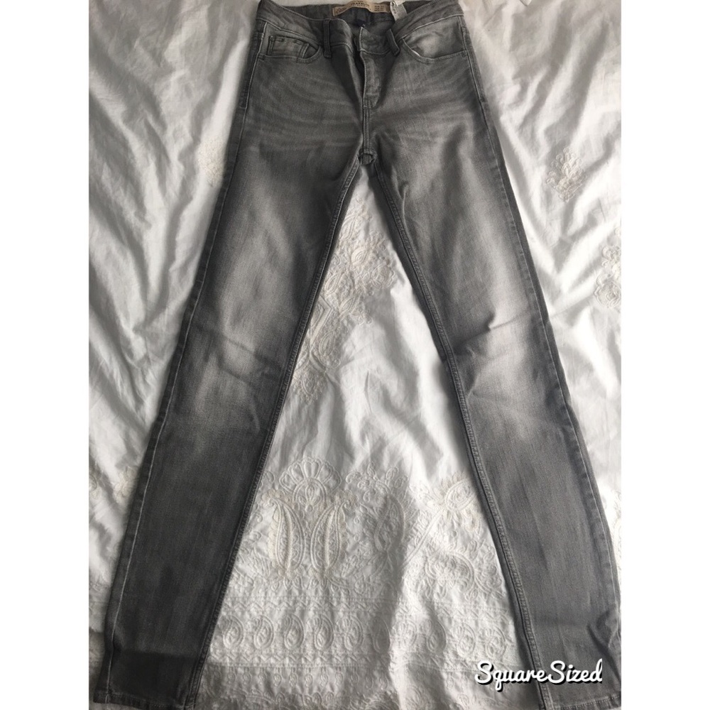 grey jeans