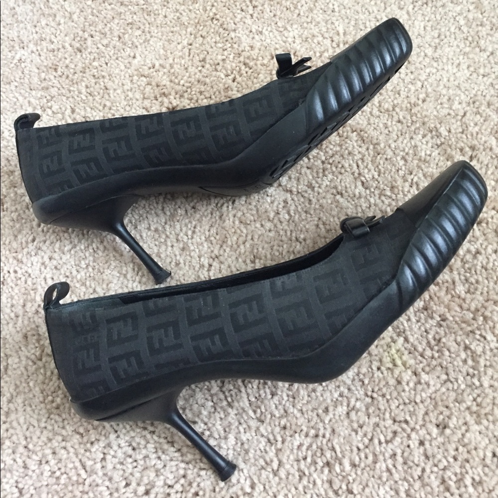 NEW Auth FENDI heels. RUN LARGE!! - Picture 4 of 8