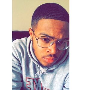 Meet your Posher, Ari