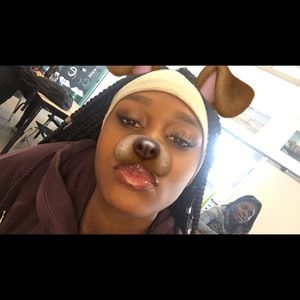 Meet your Posher, Simone