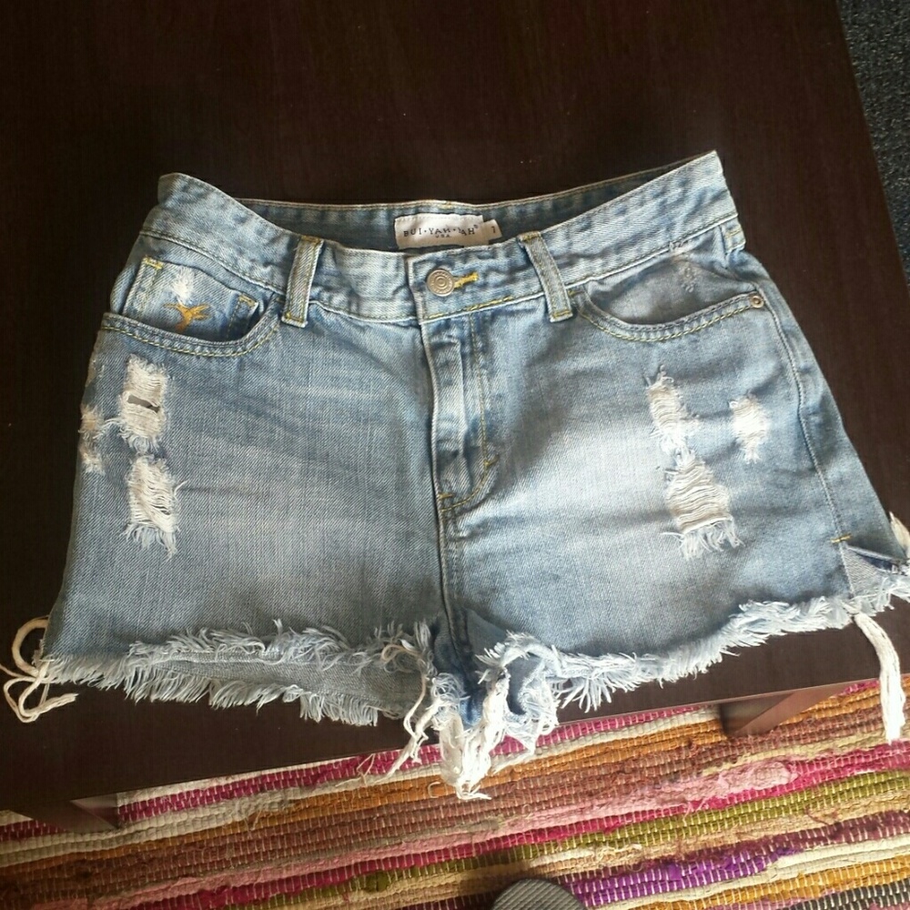 Bui-yah-kah high waist shorts