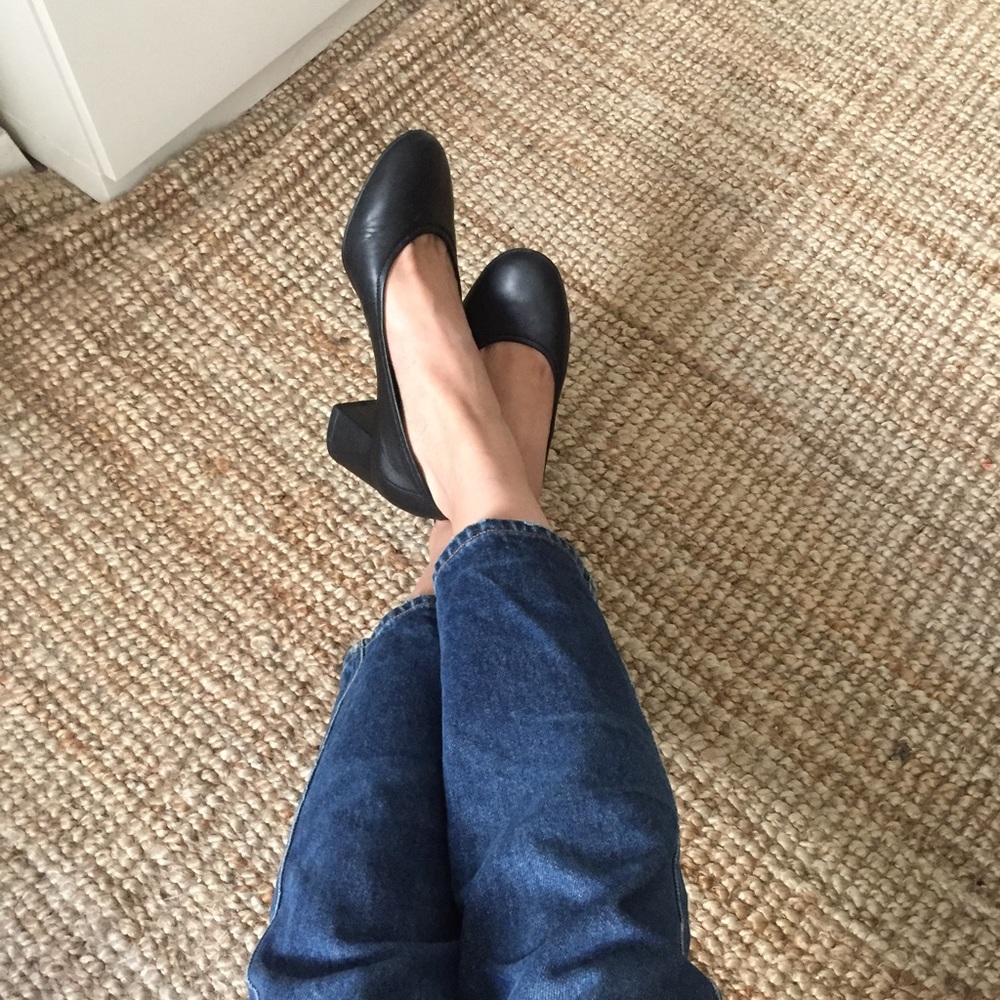 STEVE MADDEN TOMORROW PUMPS