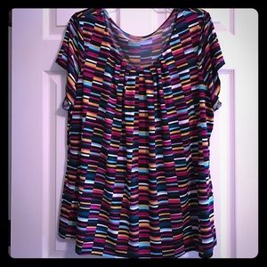 Worthington stretchy top with pleats at neck