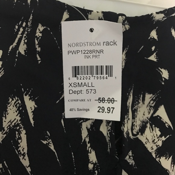 Cold shoulder Harlowe & graham blouse - Picture 2 of 2