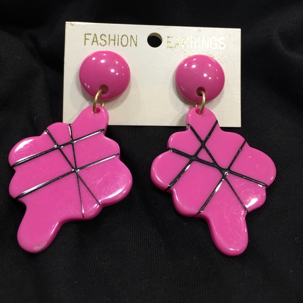 Pink dangling 80s earrings