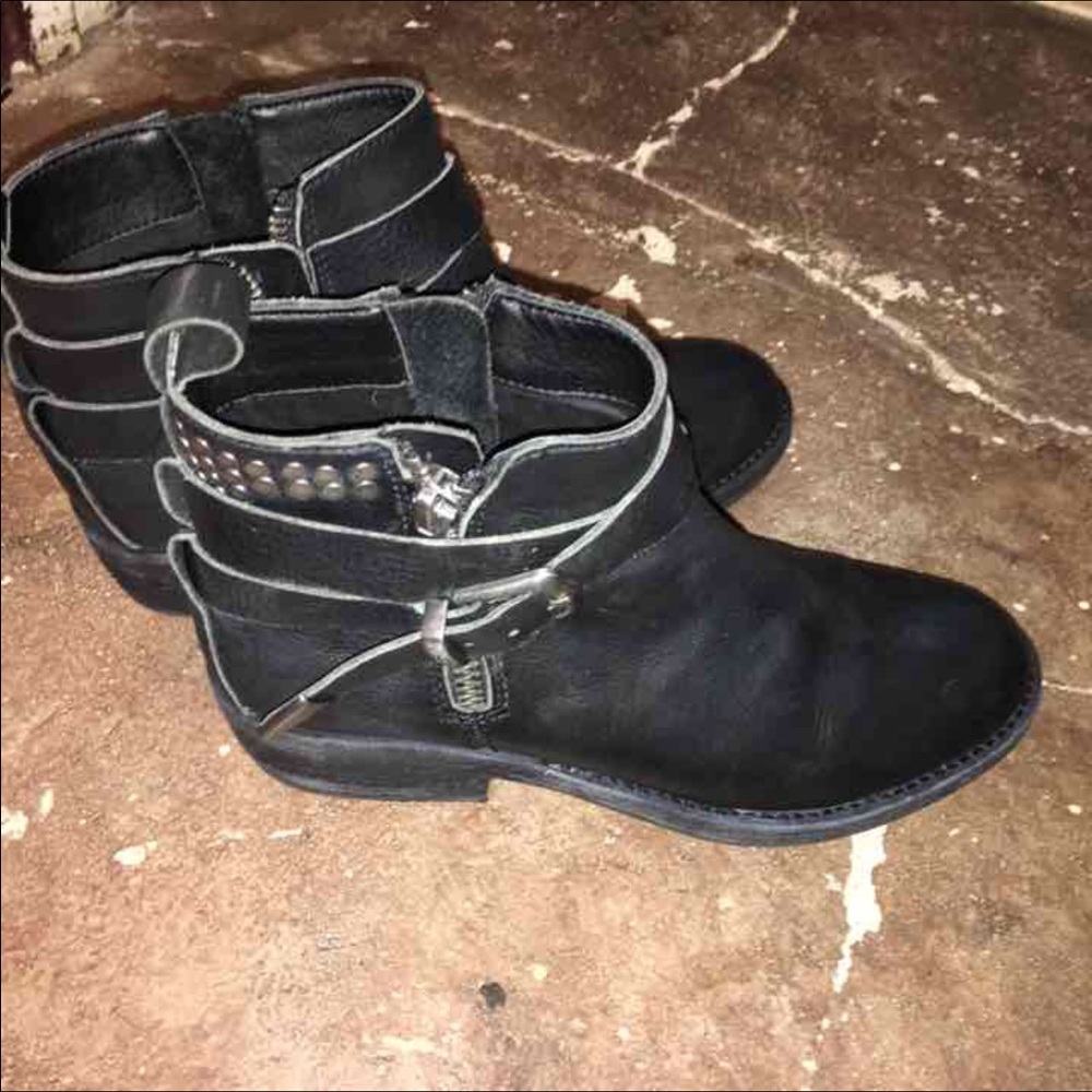 Black moto bootie