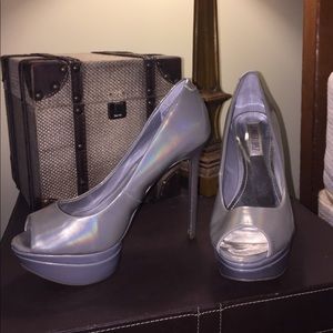 Silver pumps