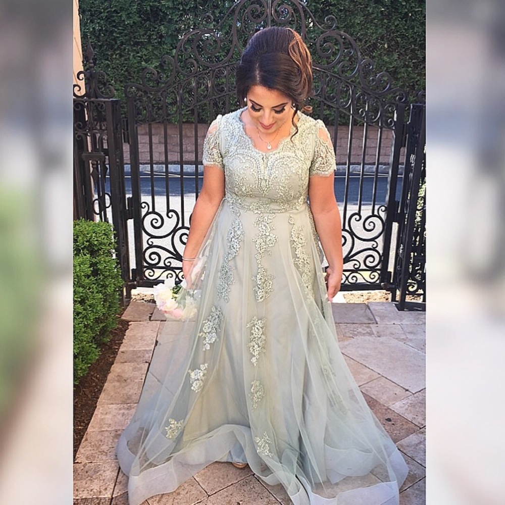 Portia and Scarlett customIzed short sleeve gown