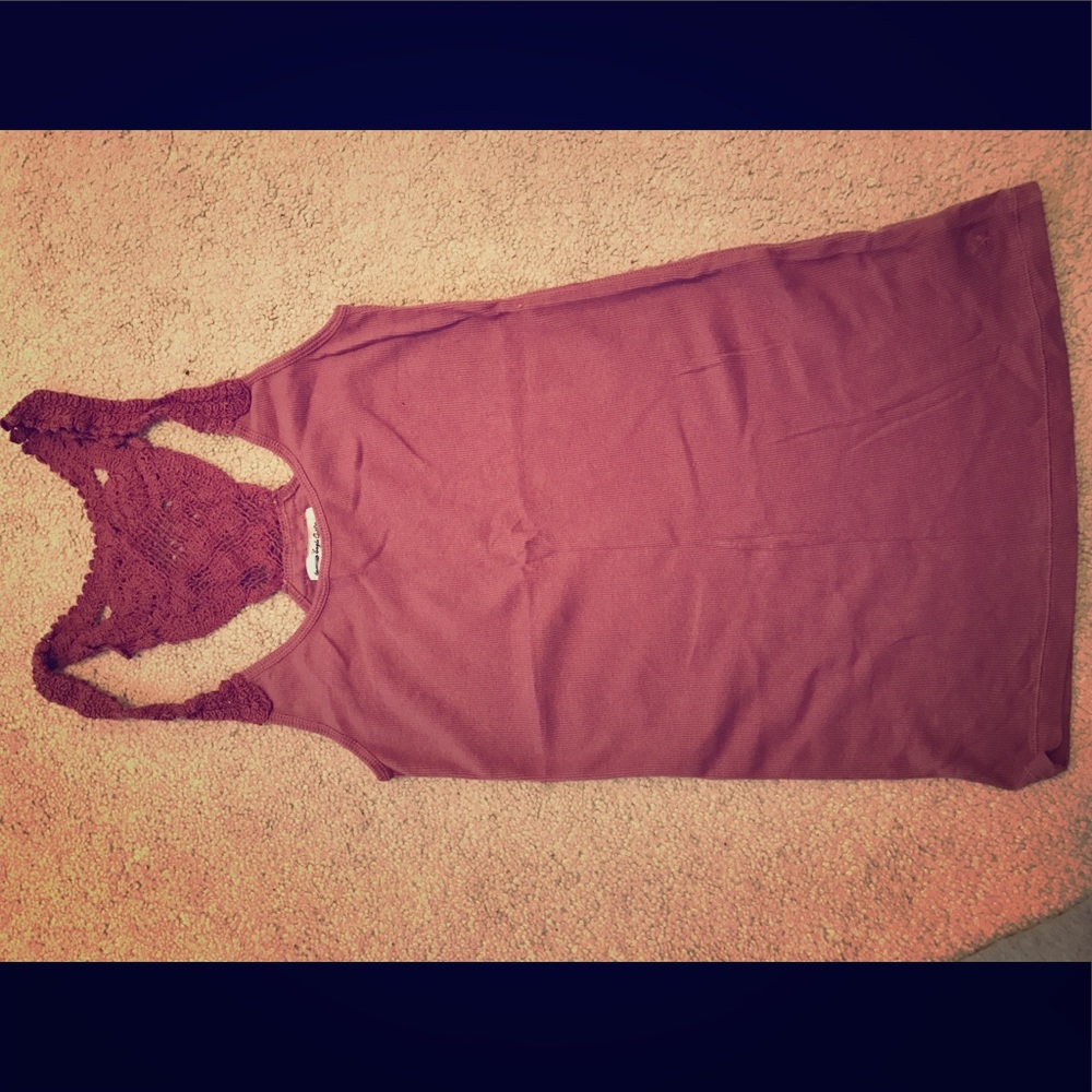 Light burgundy tank